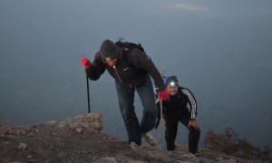 mount-agung-bali-trekking-my-bali-trekking[1]